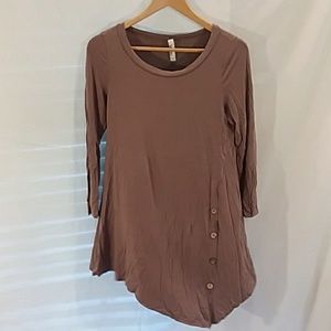 Long sleeve tunic with button detail